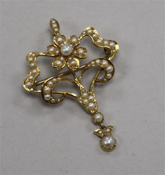 An Edwardian 15ct gold & seed pearl drop pendant brooch, 37mm.